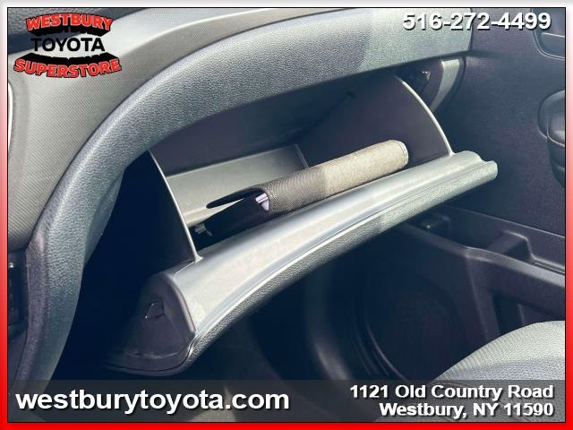 Vehicle image 32 of 37