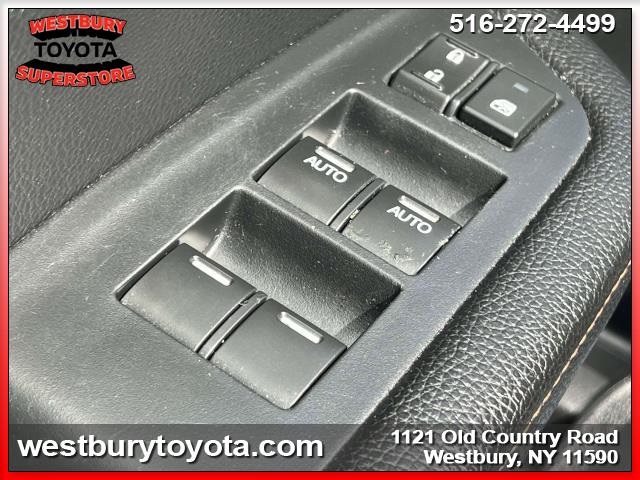 Vehicle image 21 of 37