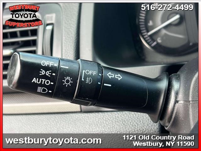 Vehicle image 27 of 37