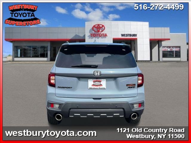 Vehicle image 4 of 37