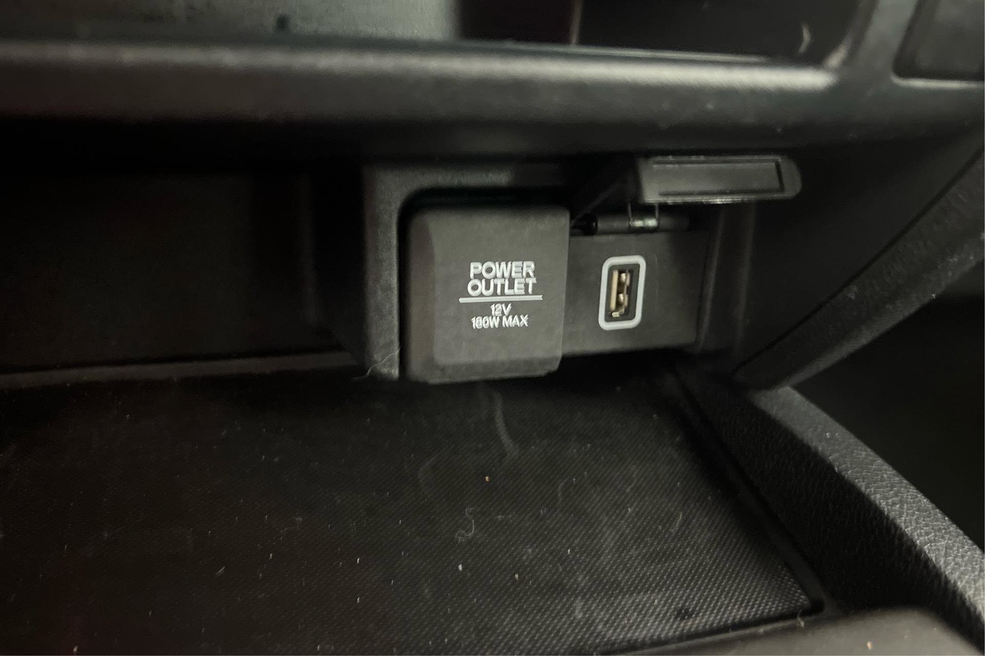 Vehicle image 24 of 26