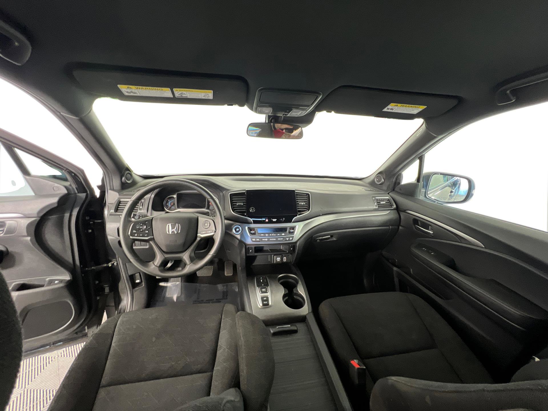Vehicle image 13 of 26