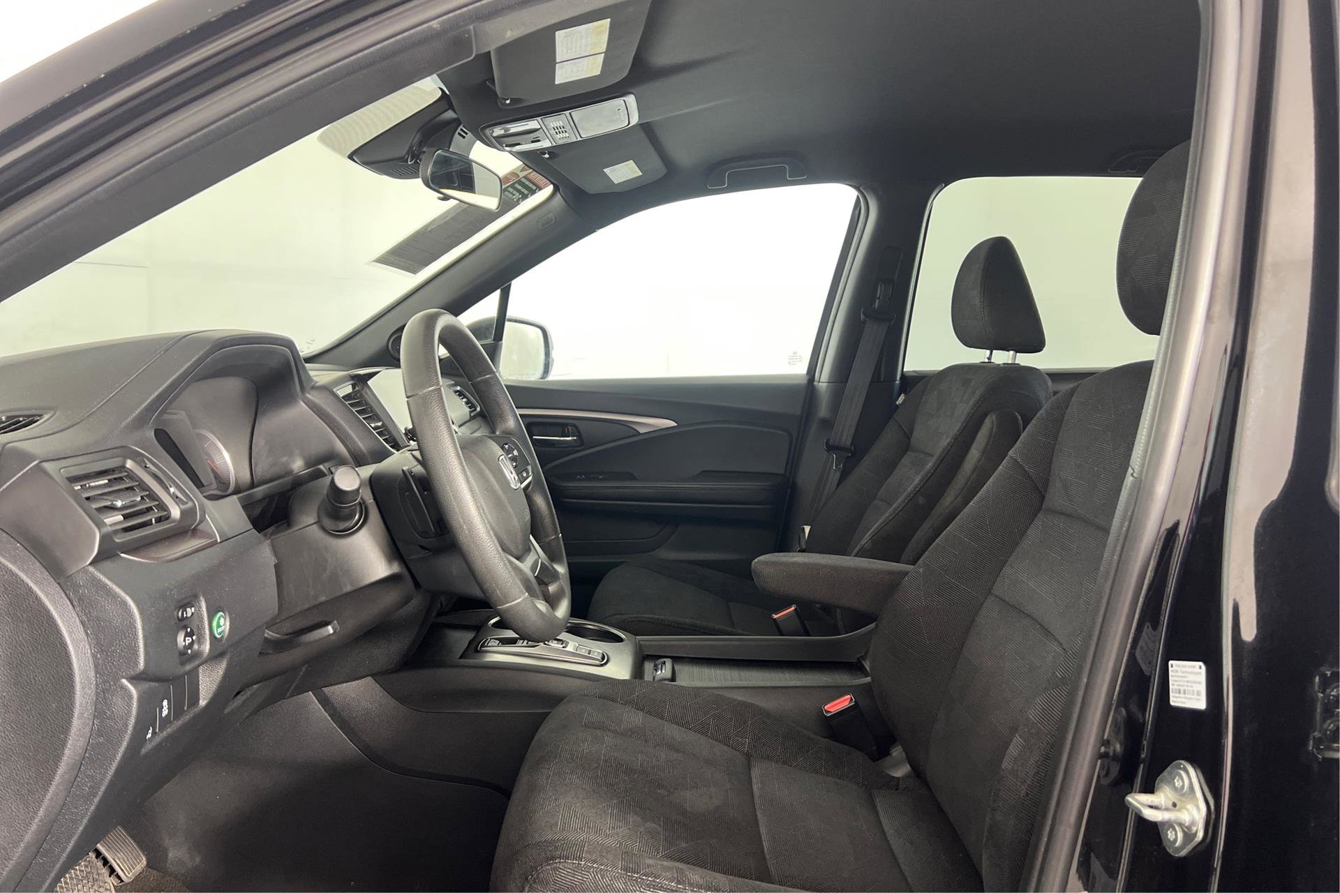Vehicle image 9 of 26