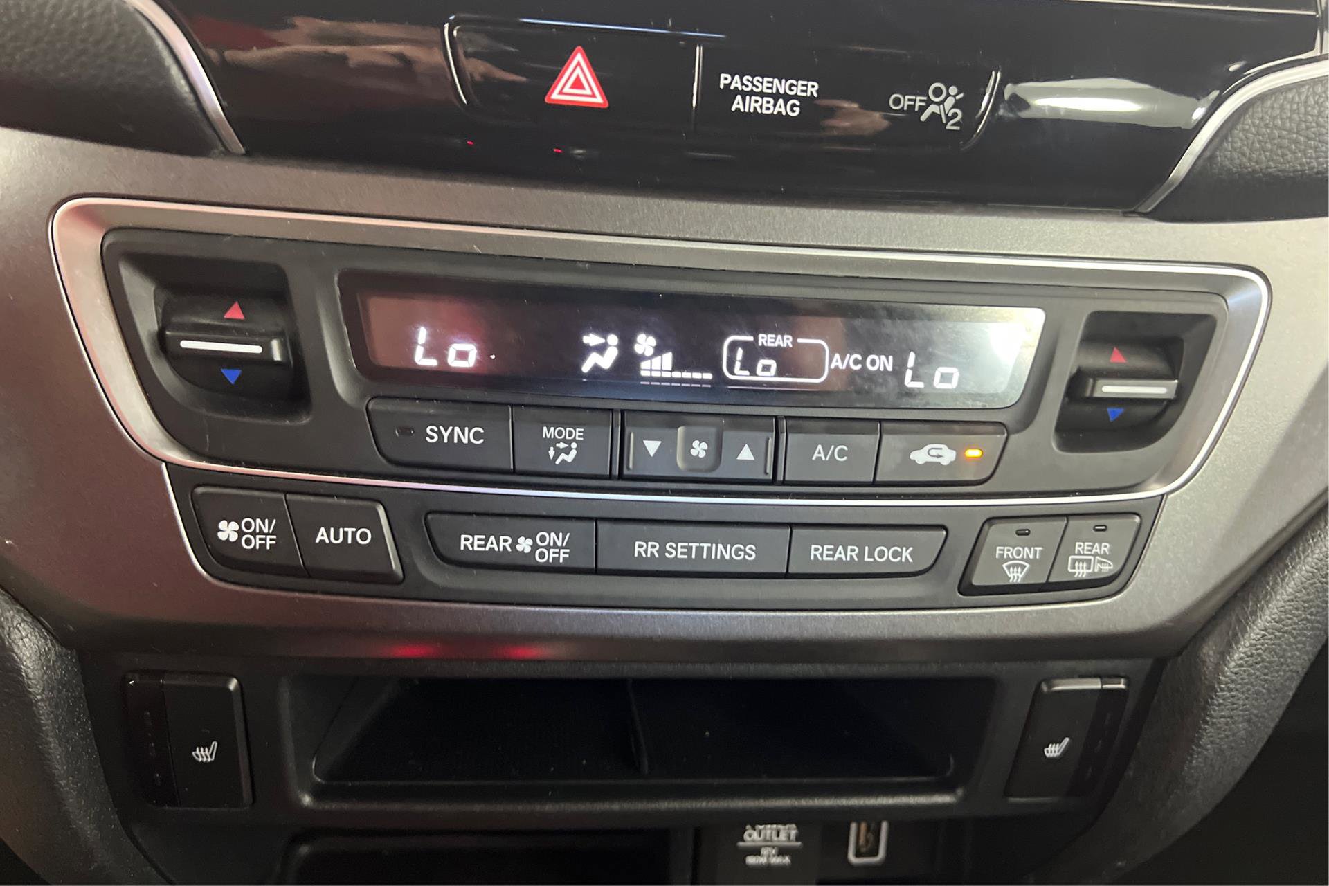 Vehicle image 19 of 26