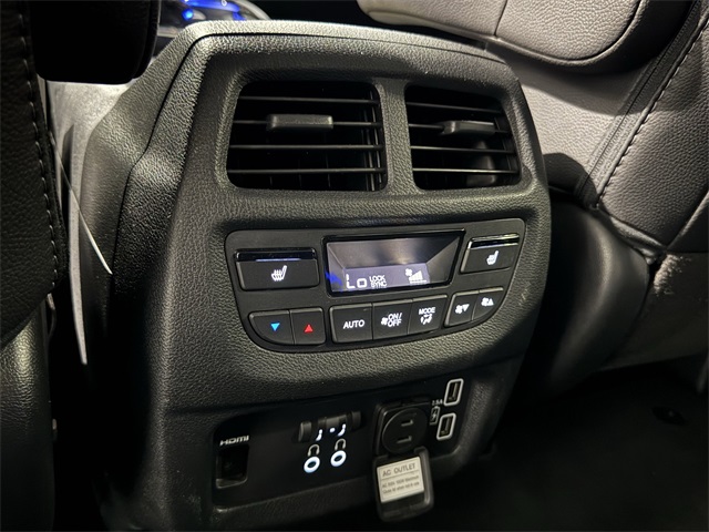 Vehicle image 36 of 47