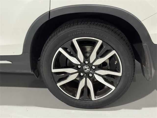 Vehicle image 11 of 47