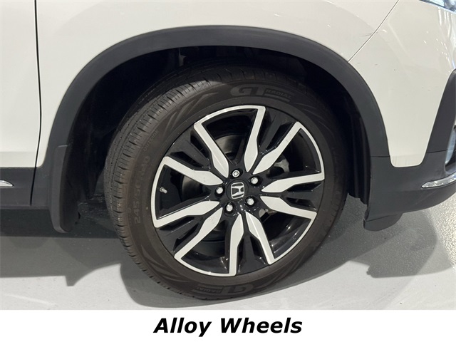 Vehicle image 13 of 47