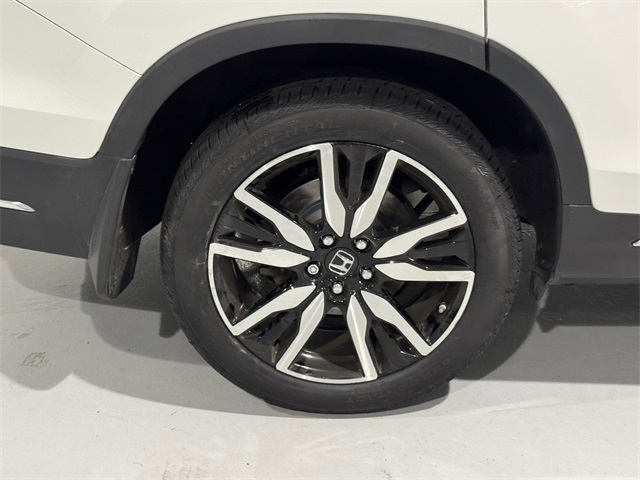 Vehicle image 12 of 47