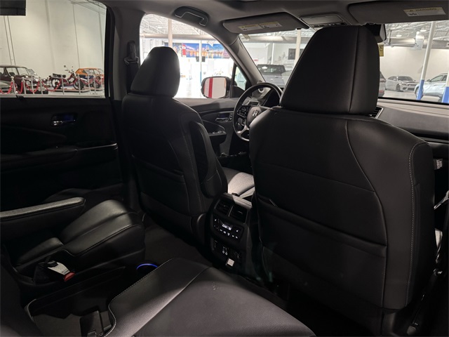 Vehicle image 18 of 47
