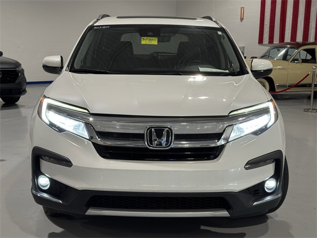 Vehicle image 2 of 47
