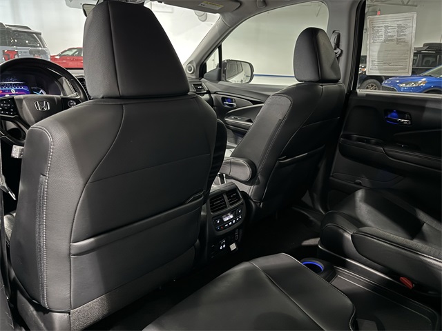 Vehicle image 22 of 47