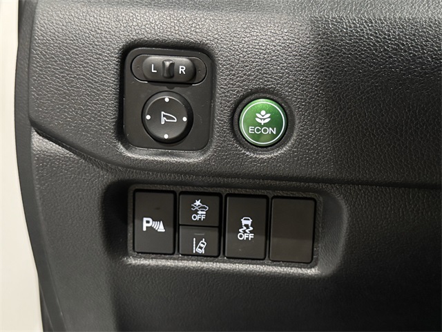 Vehicle image 44 of 47