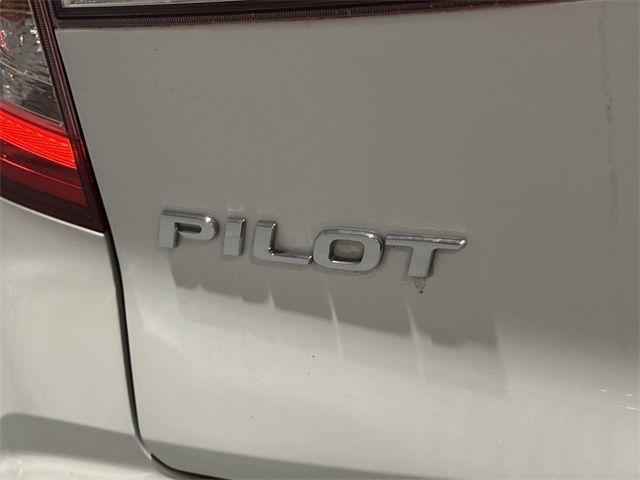 Vehicle image 41 of 47