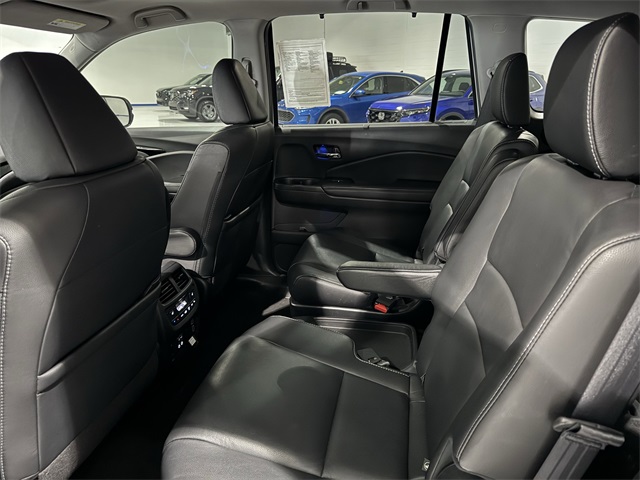 Vehicle image 19 of 47