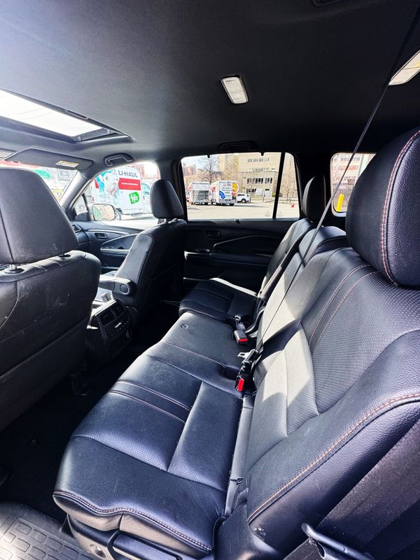 Vehicle image 12 of 15