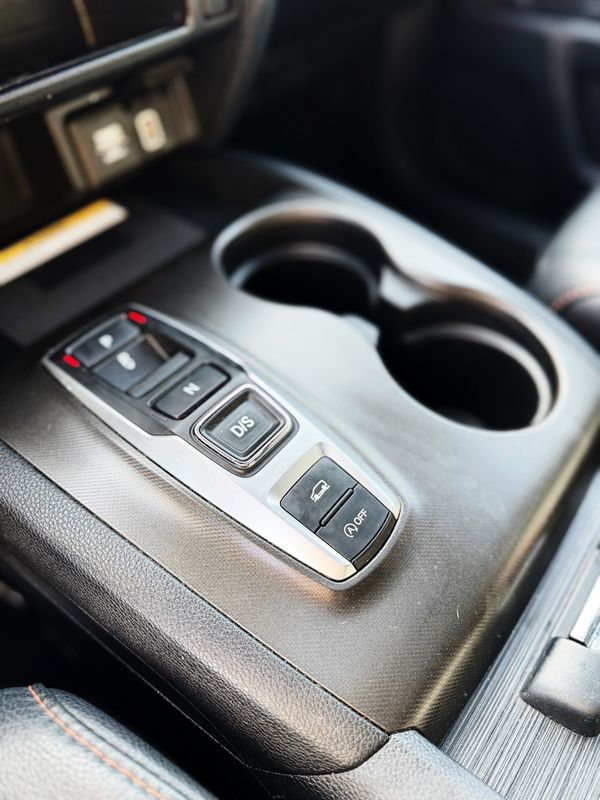 Vehicle image 10 of 15