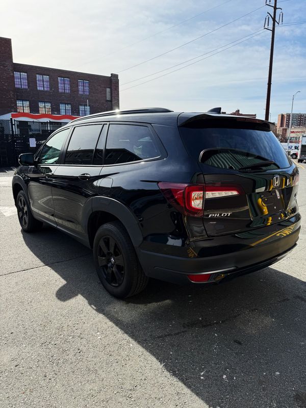 Vehicle image 6 of 15