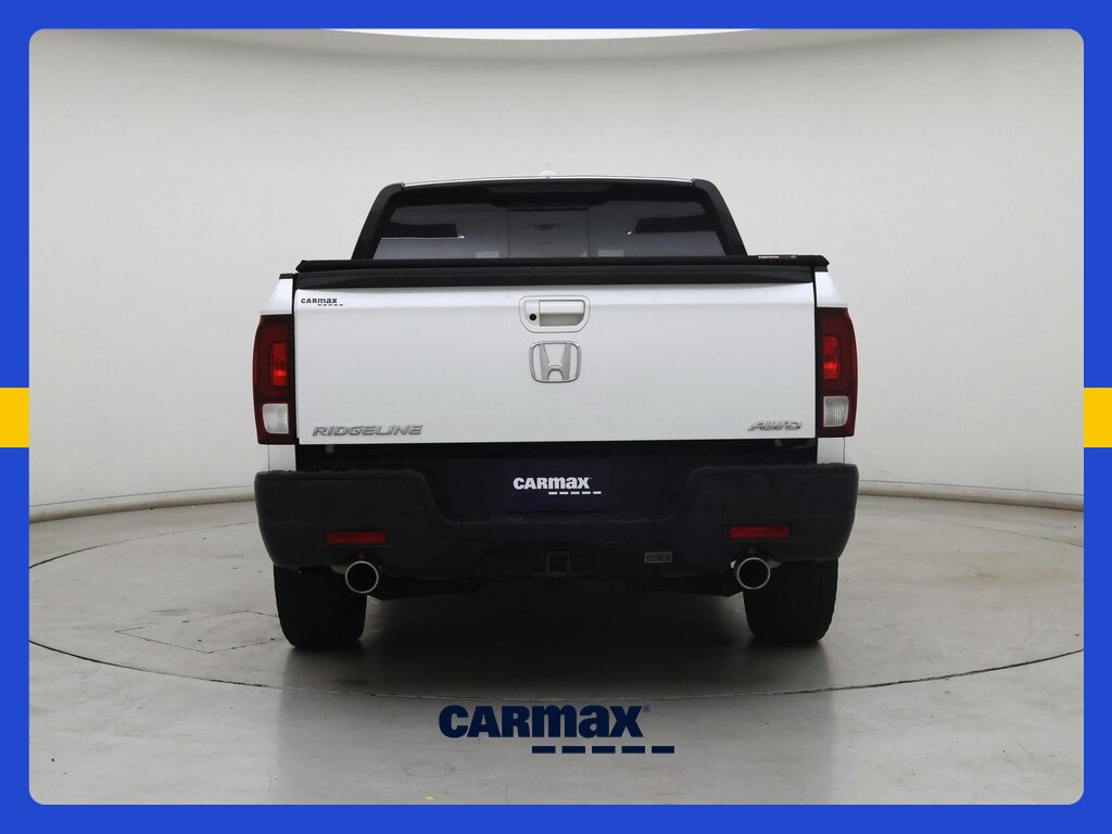 2022 Honda Ridgeline Black Edition Image 2 of 15