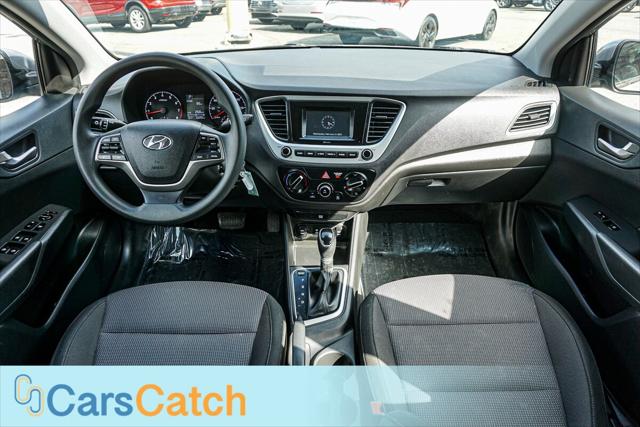 Vehicle image 25 of 40