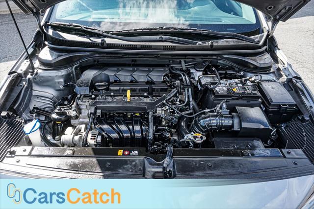 Vehicle image 16 of 40