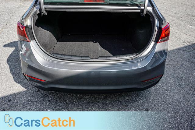 Vehicle image 21 of 40