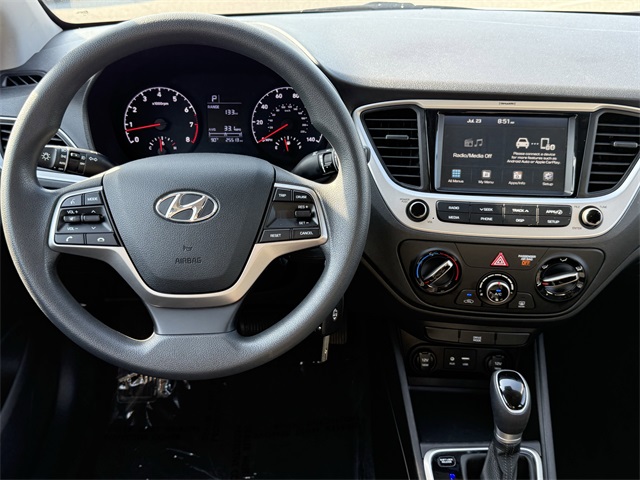 Vehicle image 14 of 22