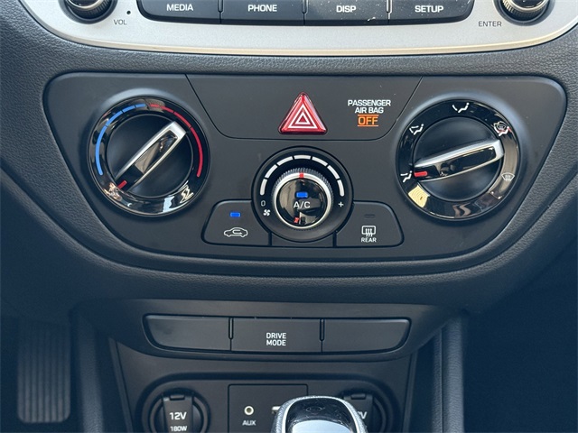 Vehicle image 19 of 22