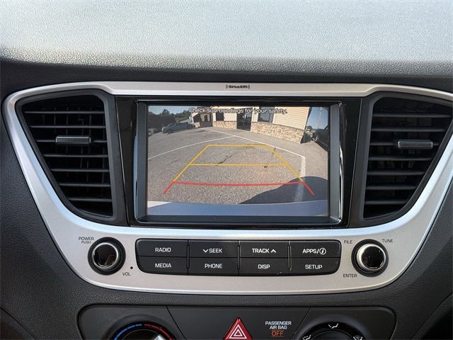 Vehicle image 16 of 22