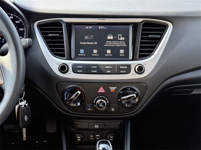 Vehicle image 18 of 22