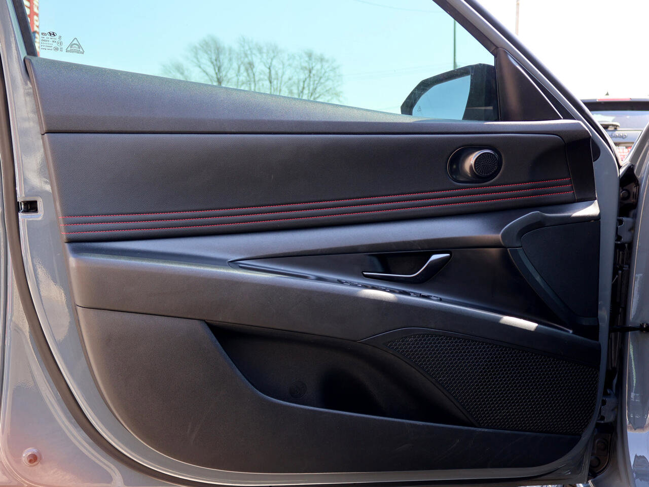 Vehicle image 21 of 52