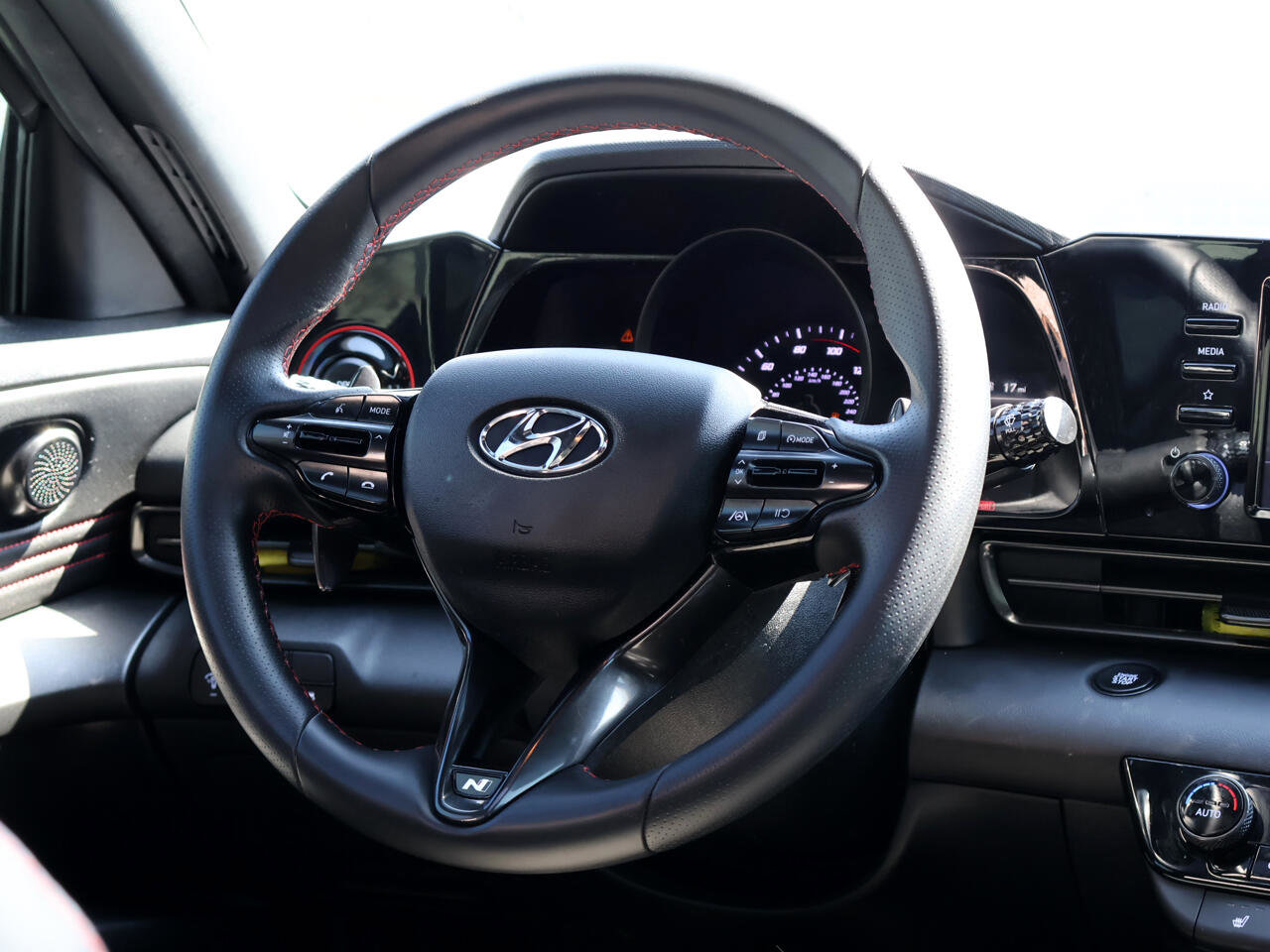 Vehicle image 24 of 52
