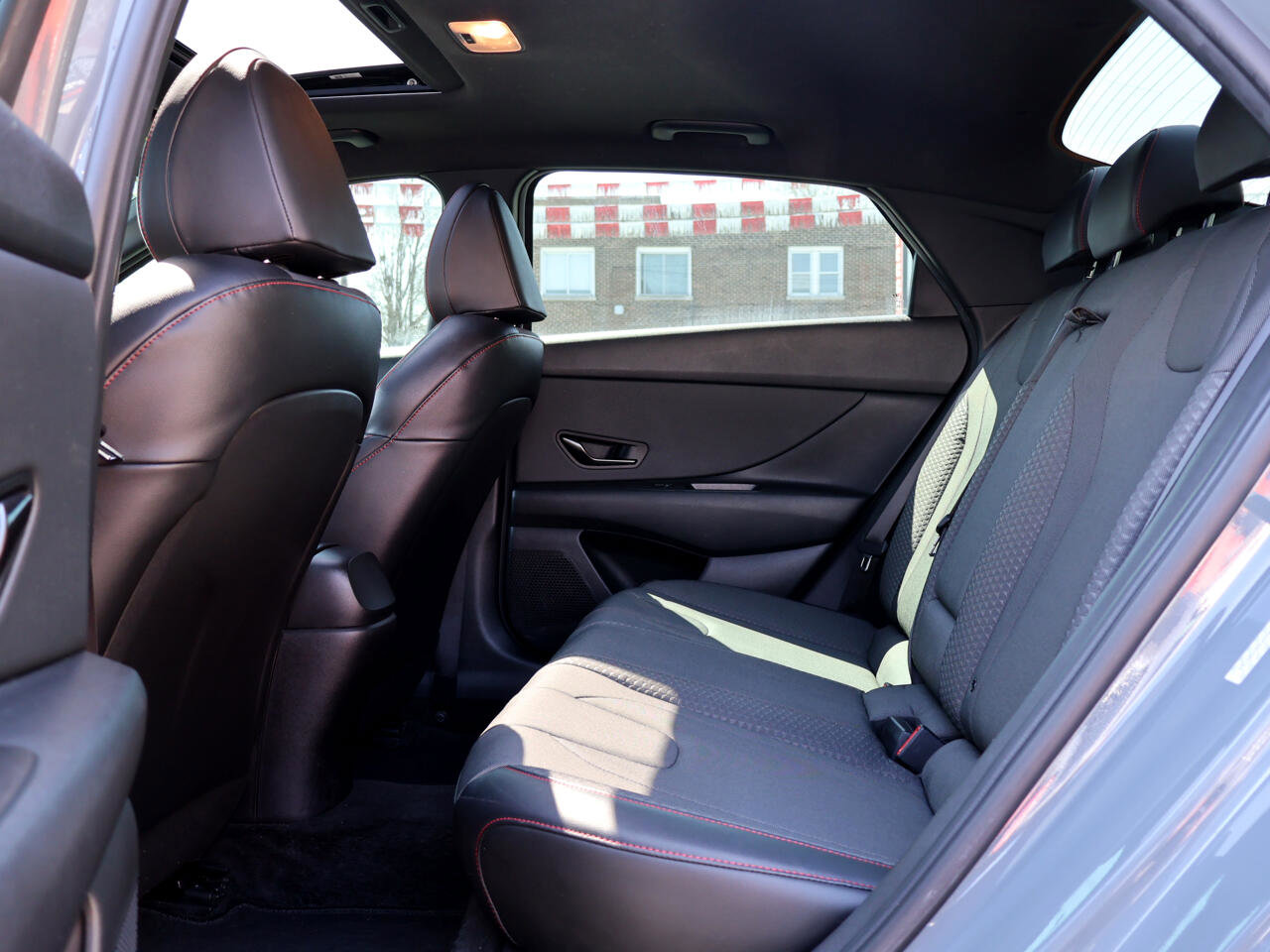 Vehicle image 19 of 52