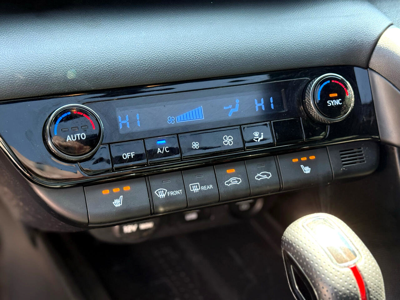 Vehicle image 41 of 52