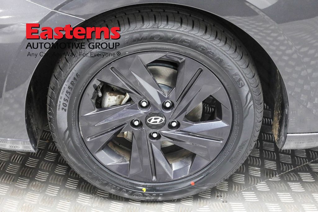 Vehicle image 58 of 61