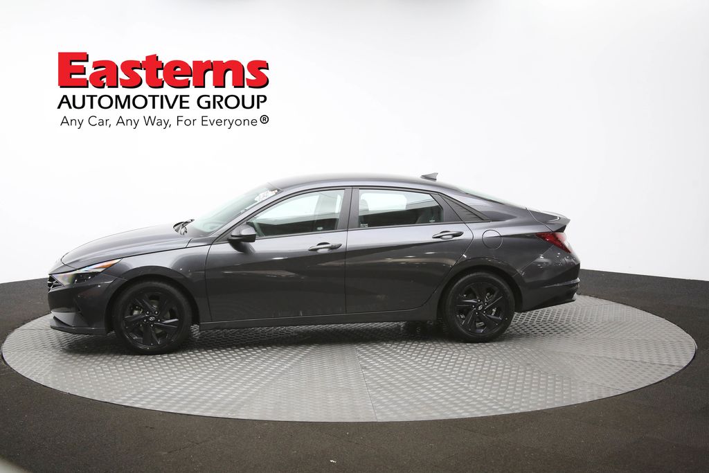 Vehicle image 36 of 61