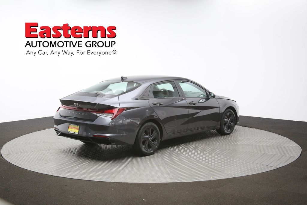 Vehicle image 20 of 61