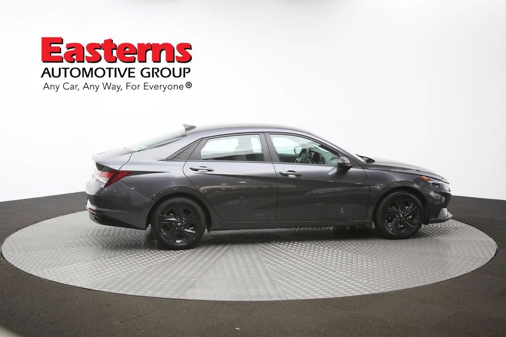 Vehicle image 19 of 61