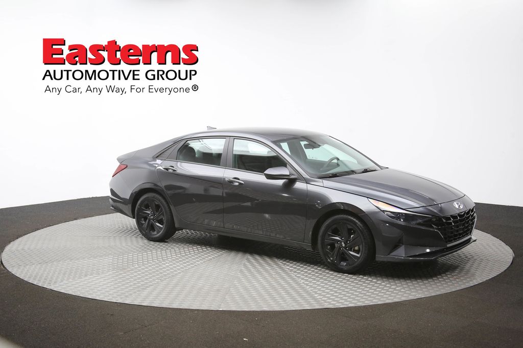 Vehicle image 16 of 61