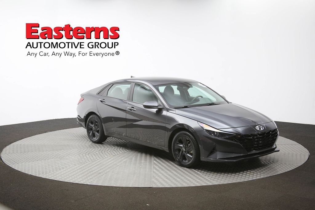 Vehicle image 12 of 61