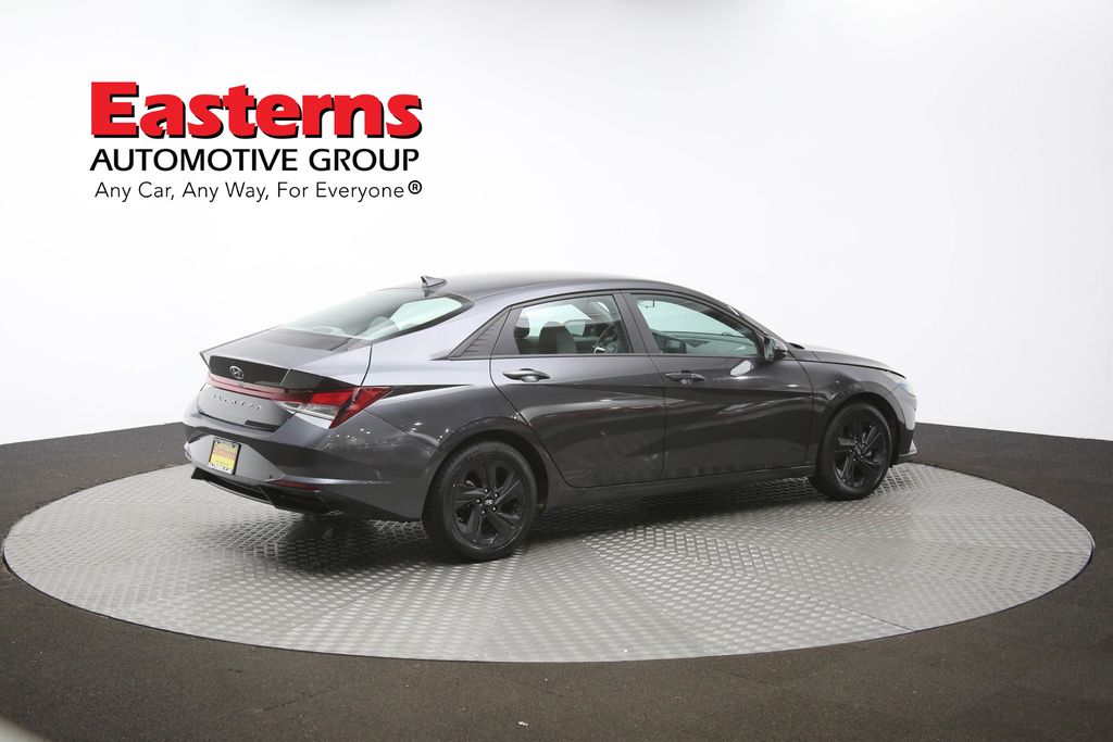 Vehicle image 25 of 61