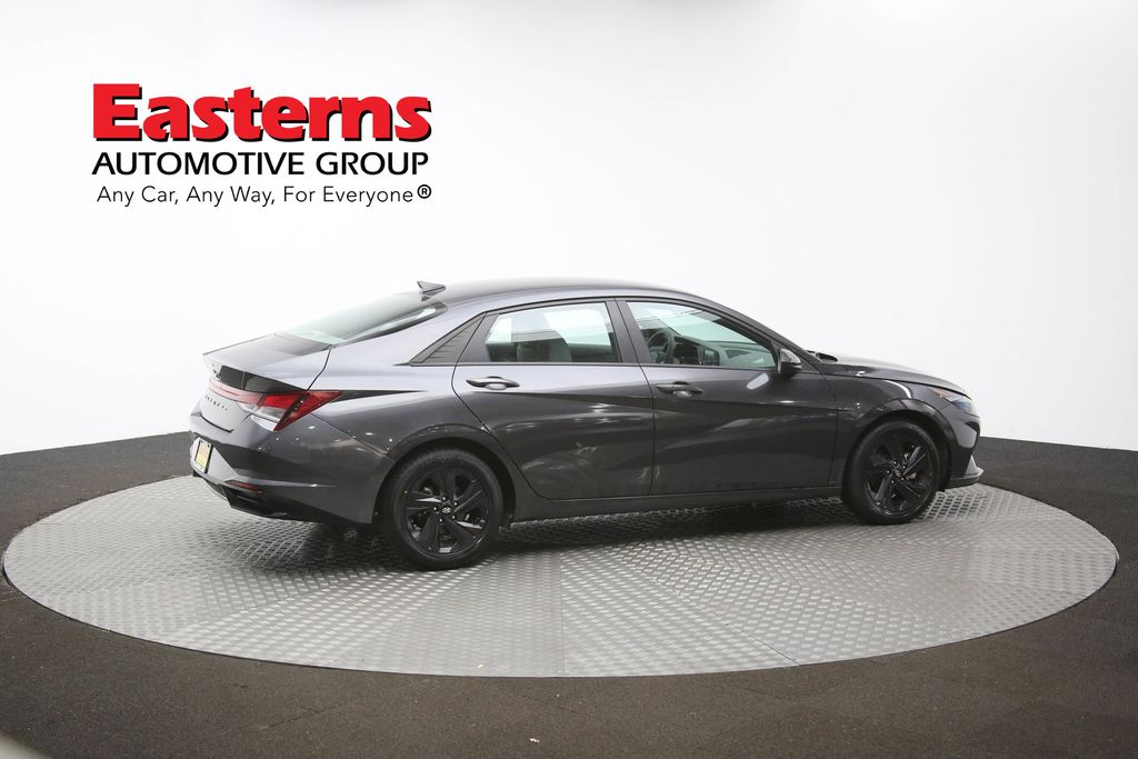 Vehicle image 22 of 61