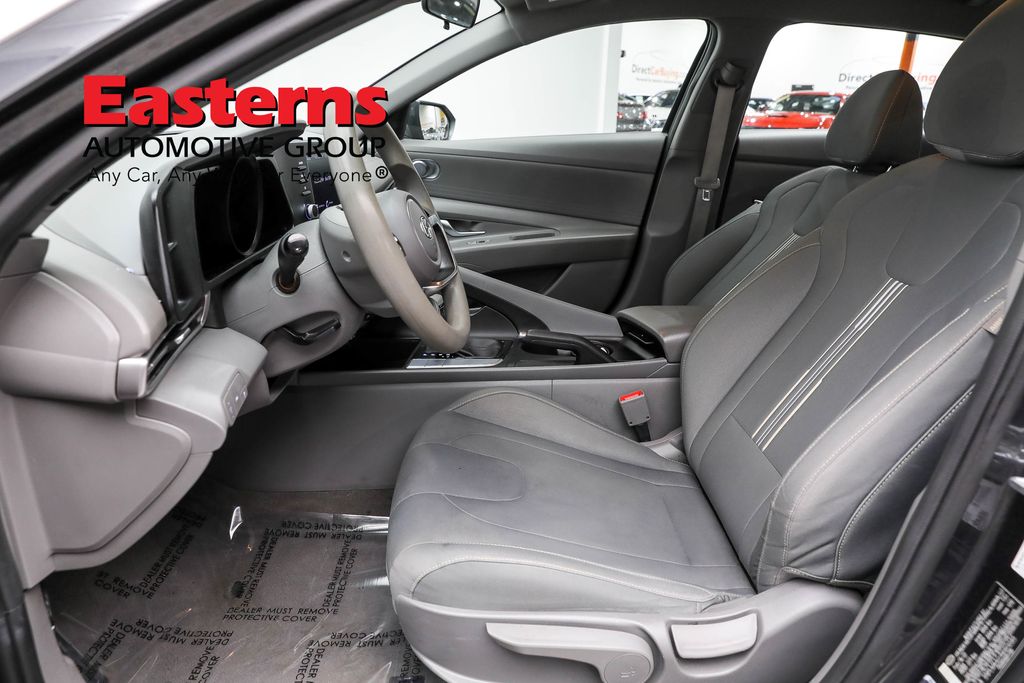 Vehicle image 44 of 61