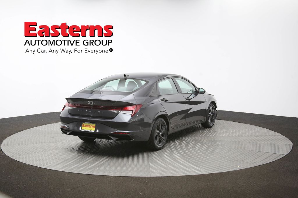 Vehicle image 26 of 61