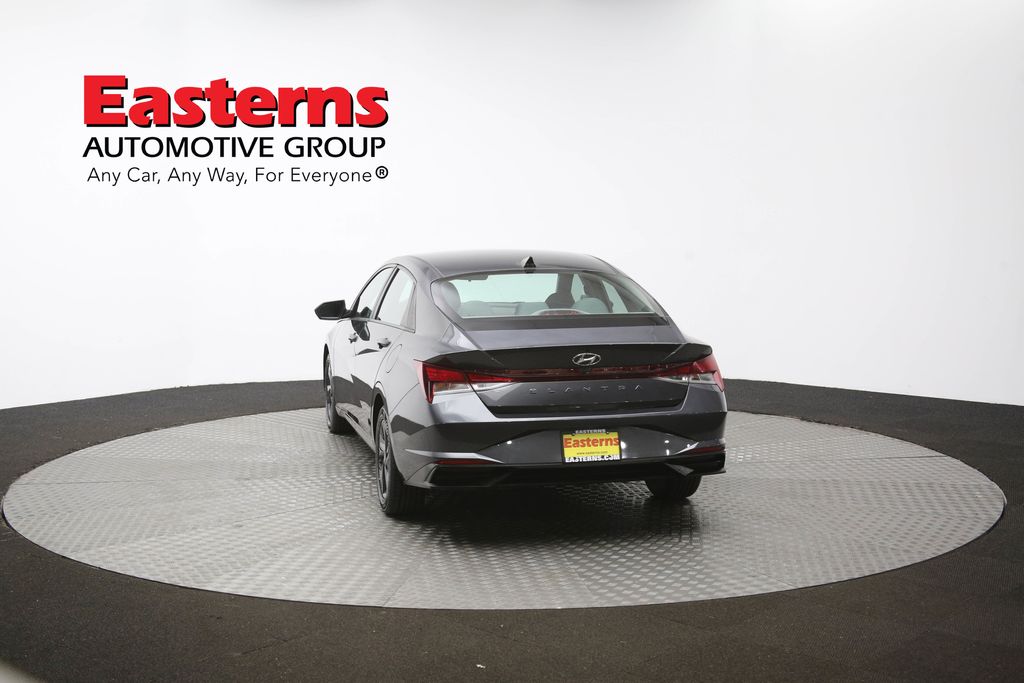 Vehicle image 30 of 61