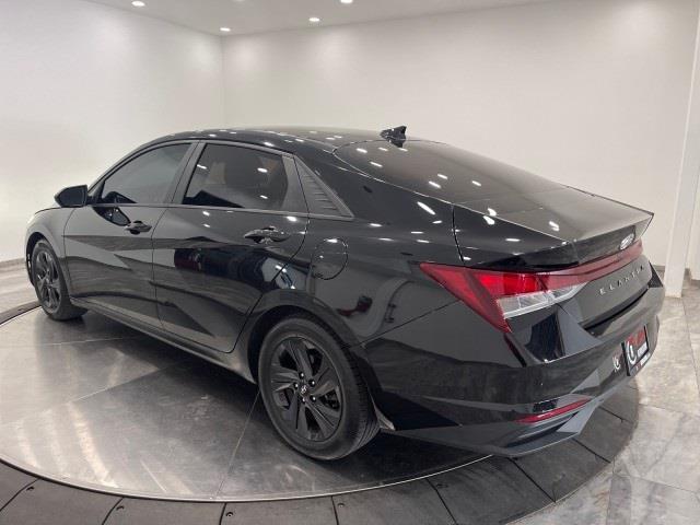 Vehicle image 7 of 49