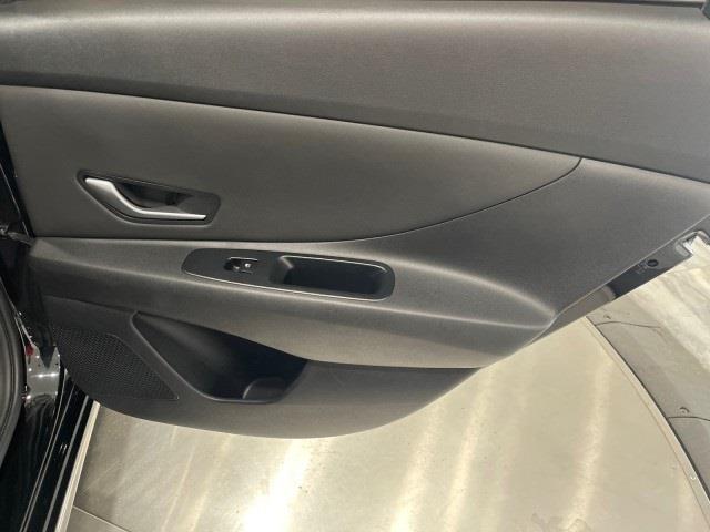 Vehicle image 33 of 49