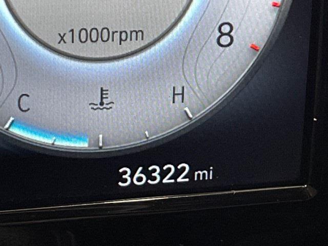 Vehicle image 25 of 49