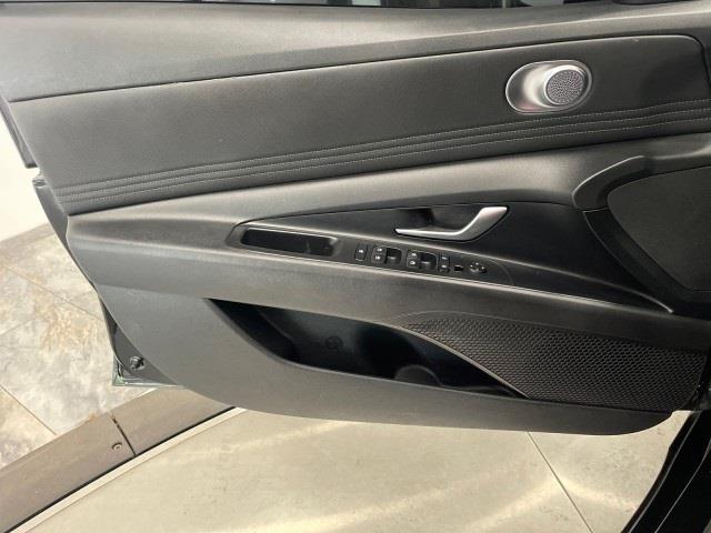 Vehicle image 34 of 49