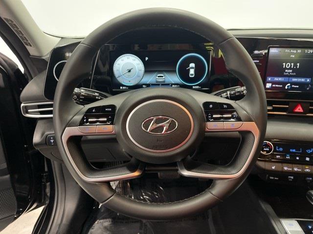Vehicle image 41 of 49