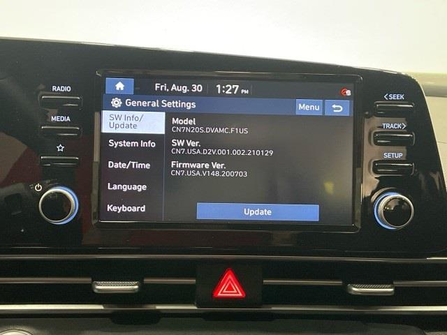 Vehicle image 26 of 49